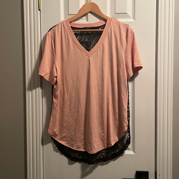 Ok SHEIN Curve pink top with black lace back, size 0XL - Picture 1 of 3